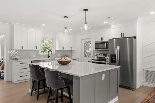 Building Photo - 4709 W Fair Oaks Ave