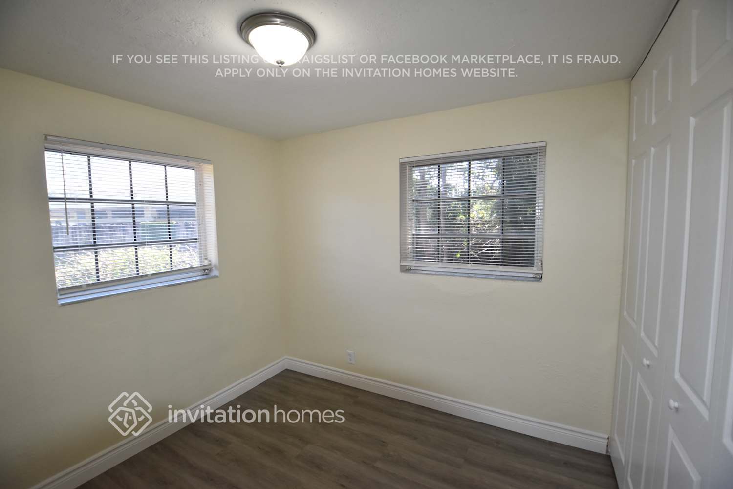 Building Photo - 3700 SW 16th Ct