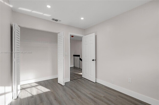 Building Photo - 6023 SW 133rd Ct