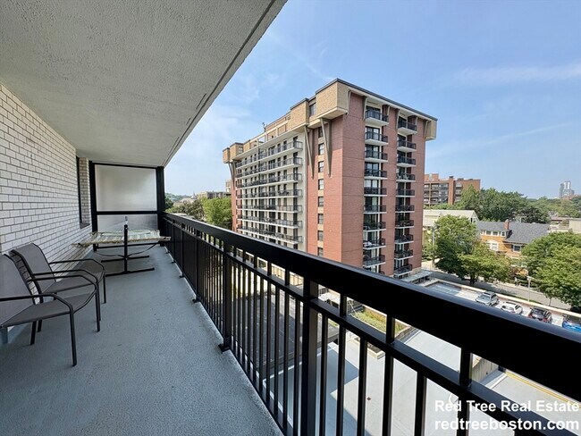 Building Photo - 60 Longwood Ave