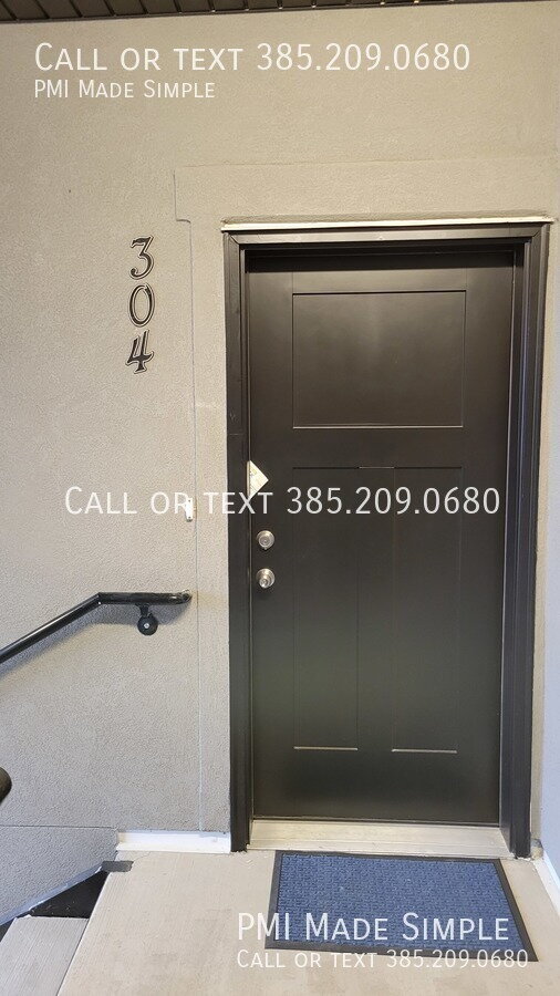 Building Photo - Gorgeous Top Floor Condo! Great Views!