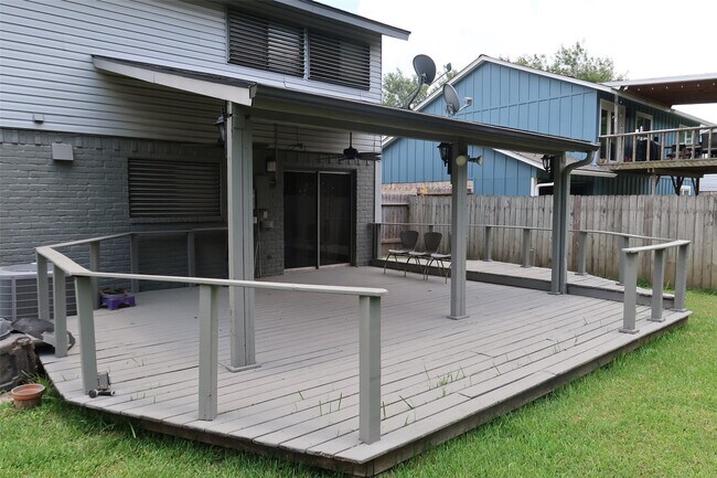 Building Photo - 15326 McConn St