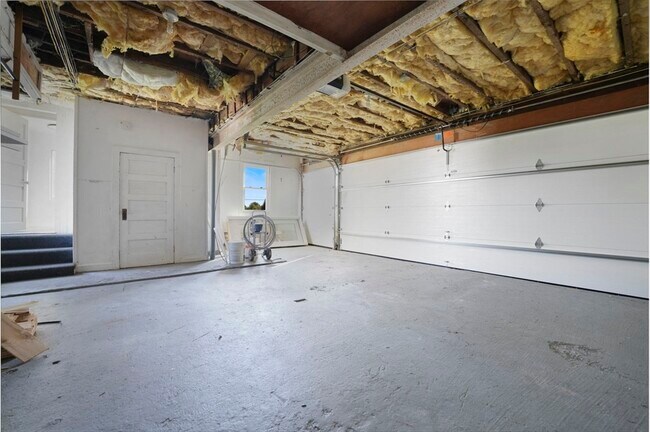 Building Photo - 736 Sconitcut Rd