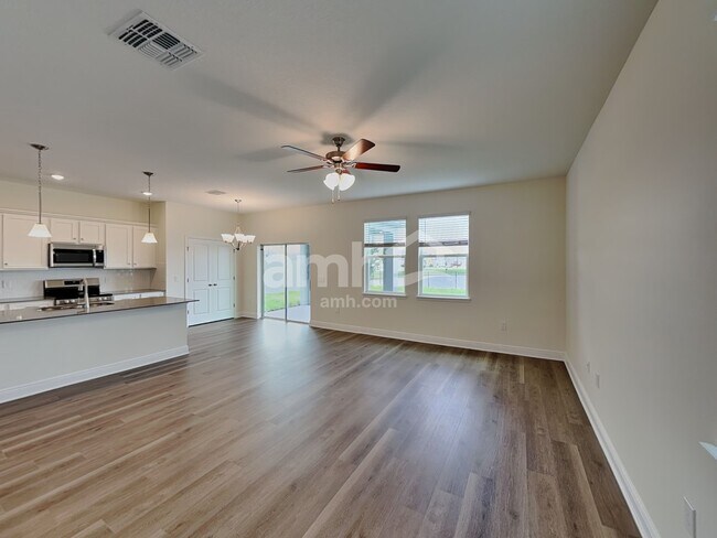 Building Photo - 1388 Sky Lks Dr