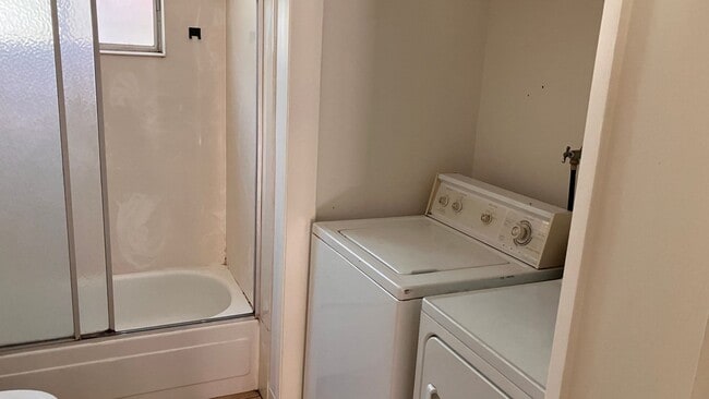 Building Photo - *LONG TERM RENTAL* Unfurnished