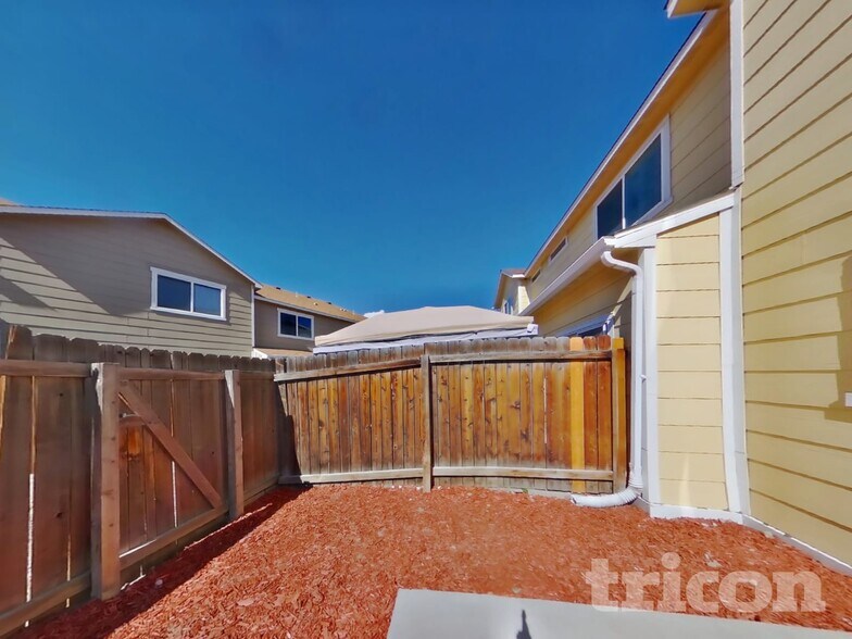 Building Photo - 652 Hailey Glenn View