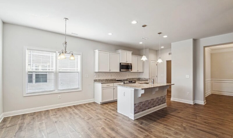 Building Photo - 112 Boomer St