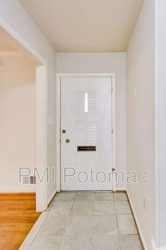 Building Photo - 3510 Marlbrough Way