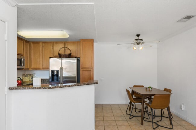 Building Photo - 78650 Ave 42