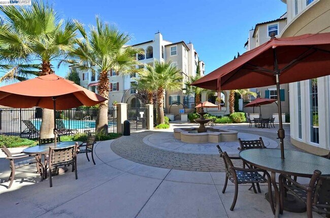 Building Photo - Wonderful Dublin Condo