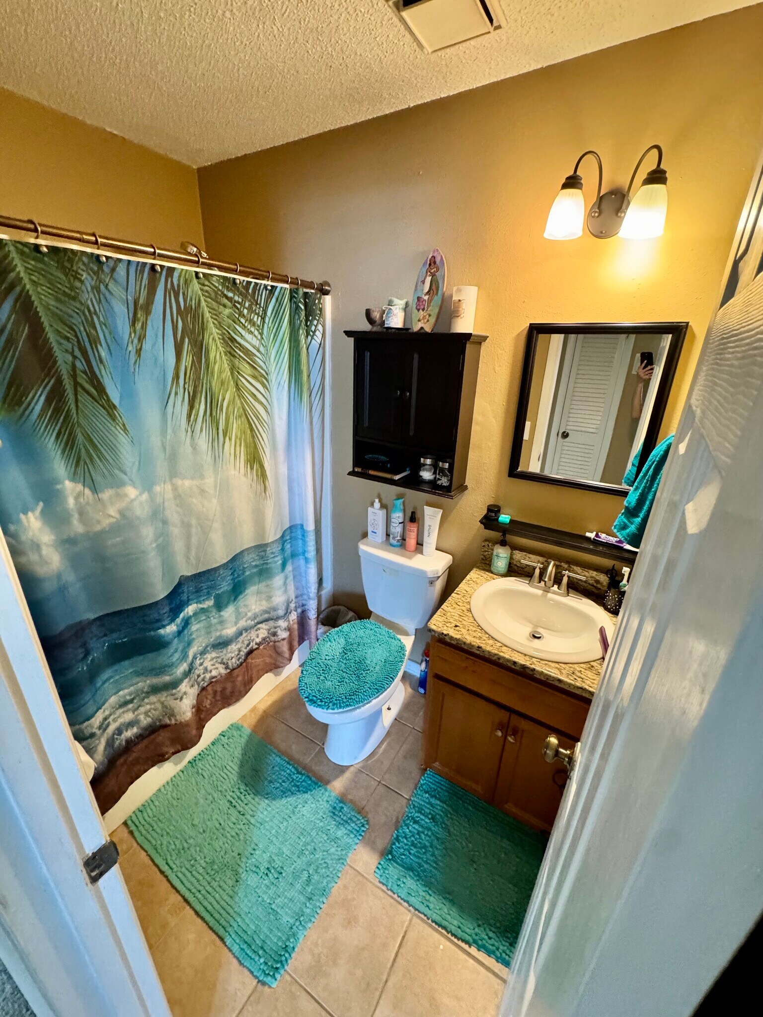 Building Photo - 5204 Beach Dr