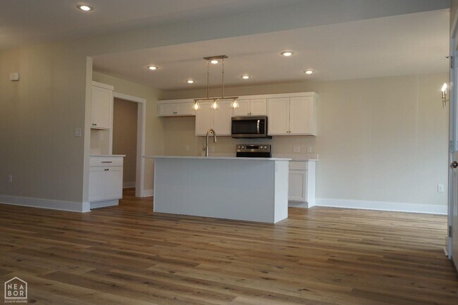 Building Photo - 3 Bedroom, 2 Bath Home in Brookland