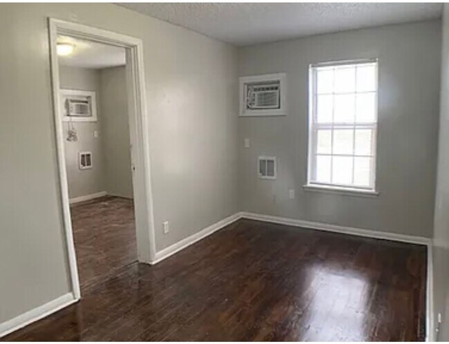 Primary Photo - 4 bed 2 bath OKC