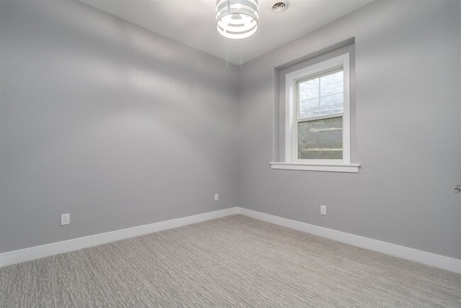 Building Photo - 805 28th St NW