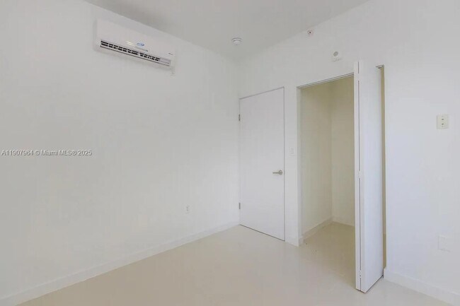 Building Photo - 25850 SW 140th Ct