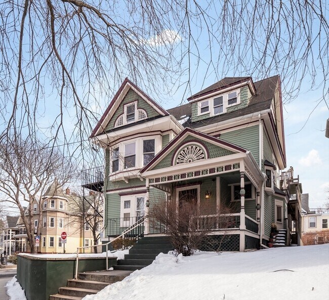 Building Photo - 97 College Ave