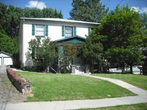 Building Photo - 1511 S Latawah St