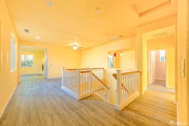 Building Photo - 5476 Summerfield Dr