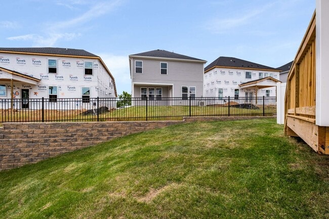 Building Photo - 5339 Bellflower Hls