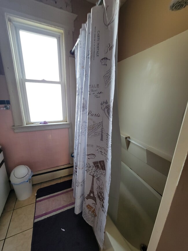 Building Photo - Rowe Property