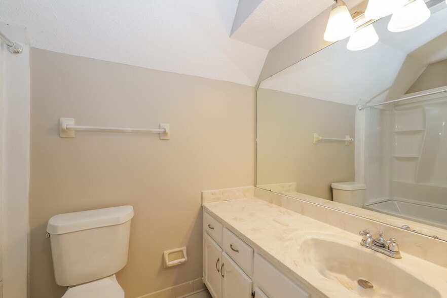 Building Photo - 8163 Cairn Dr