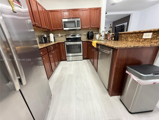 Building Photo - 9350 SW 171st Ct