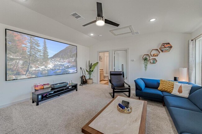 Building Photo - 14013 Zuhause Dr