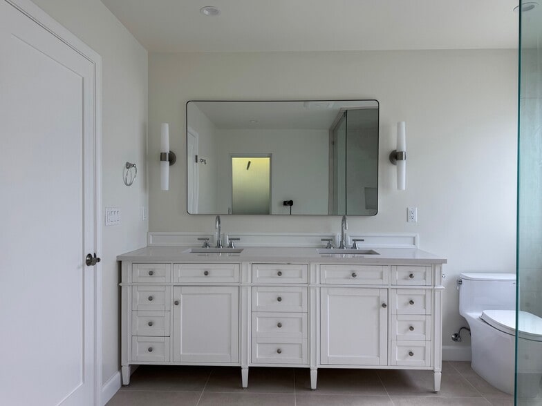 Building Photo - 2525 Idaho Ave