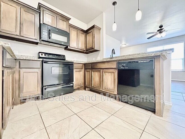 Building Photo - 1328 Garden Gate Dr