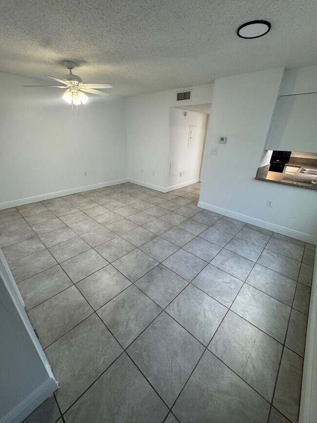 Building Photo - 1181 Bentley Rd