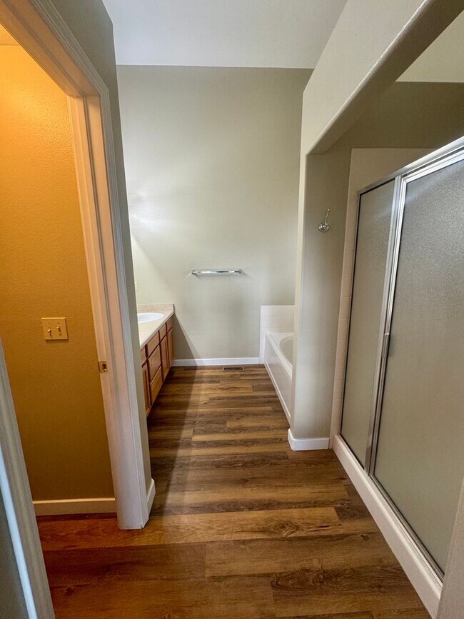 Building Photo - 3 bedroom home in Wagon Trails with commun...