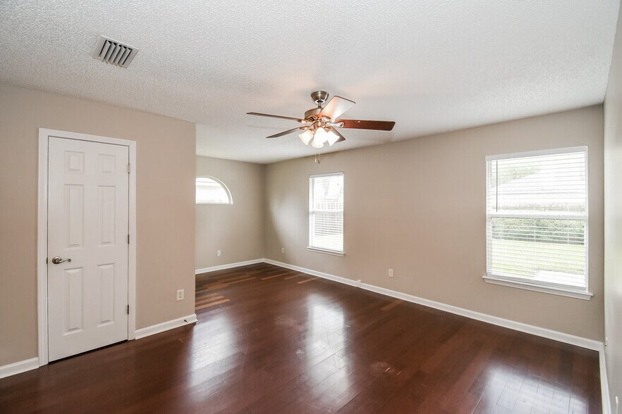 Building Photo - 3279 Chad Bourne Dr