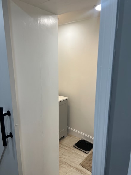 Building Photo - 1028 Crittenden St NE