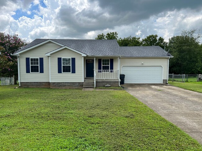 Building Photo - 3 Bed Home Rent Ready