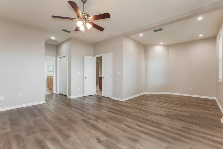 Building Photo - 1610 White Dove Ct