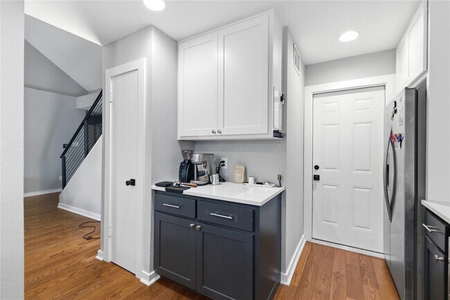 Building Photo - 6107 Avery Island Ave