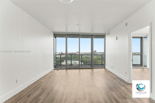 Building Photo - 888 Biscayne Blvd