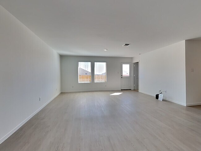 Building Photo - 3712 Los Cabos Dr