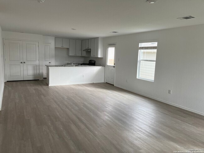 Building Photo - 6507 Scarecrow Wy