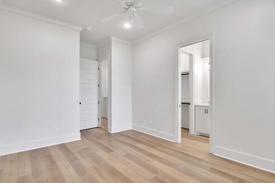 Building Photo - 110 Breezeway Cove