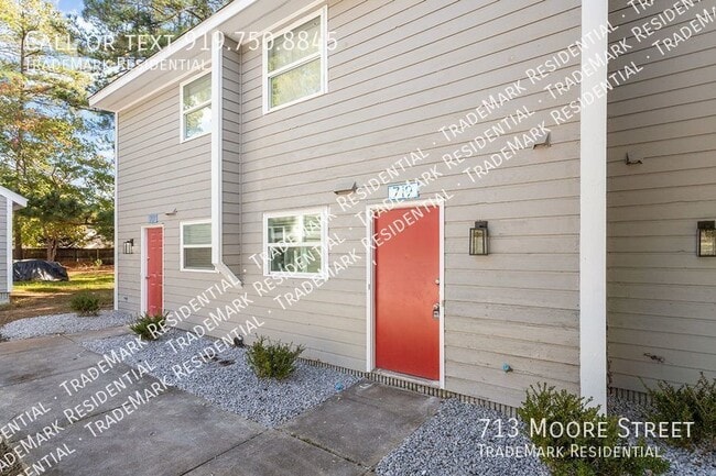 Building Photo - 713 S Moore St