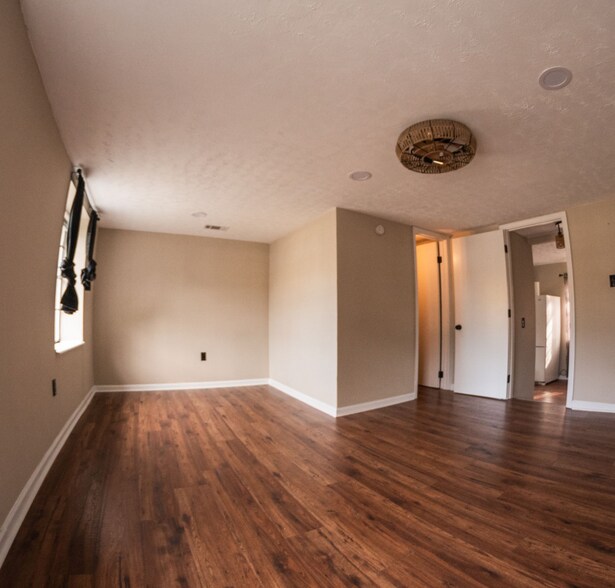 Bedroom 1/walk-in closet - 2513 New York Ave