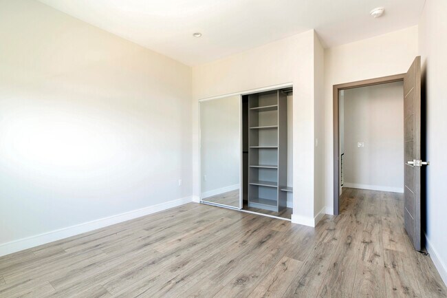 Building Photo - 10938 Nettleton St