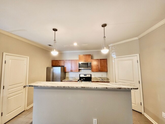 Building Photo - Two bedroom condo at 254 Seven Farms - Dan...