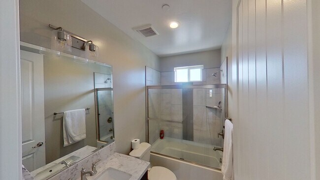 Building Photo - AMAZING 3+ bed, 2.5-bath Executive Home in Rice Ranch Community!