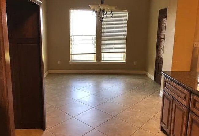 Building Photo - 118South