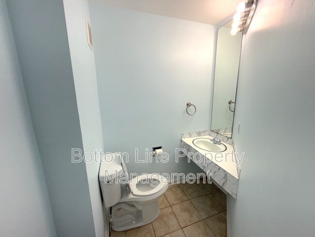 Building Photo - 7838 Hummingbird Ln