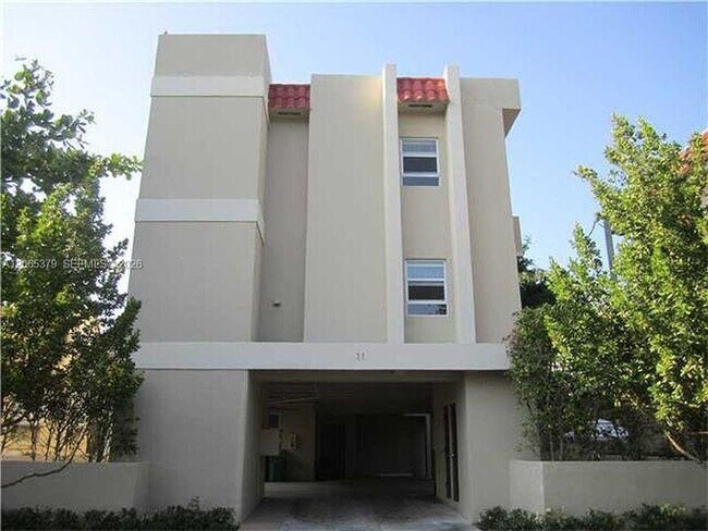 Building Photo - 11 Antilla Ave