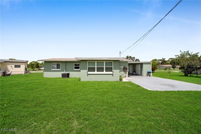 Building Photo - 102 Oleander Rd