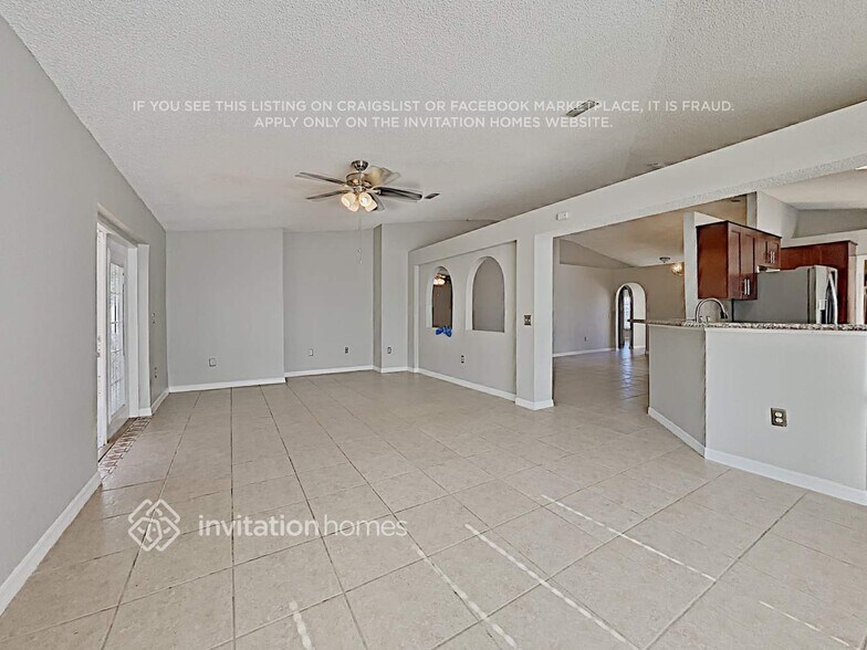 Building Photo - 1622 Hudderfield Cir W